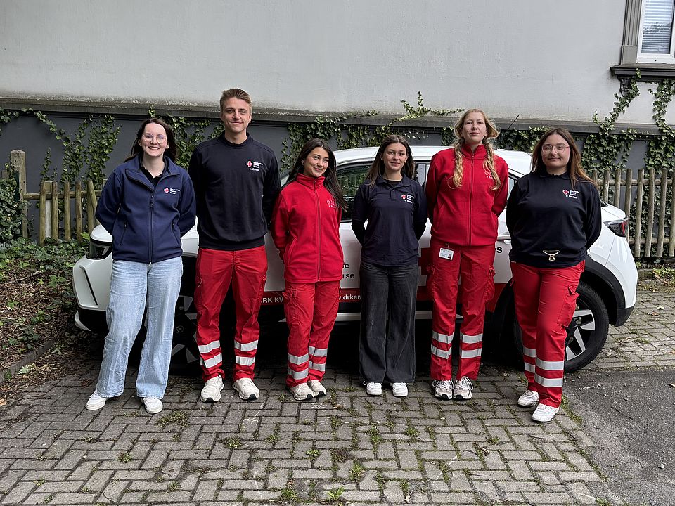 Das ist das aktuelle Team: v.l.n.r Hanna Fecht (DRK KV Emden), Leon Meurisse, Esra Sentürk, Lena Michelle Stubbemann, Laetitia Amelie Kölling und Efife Abdugopur.