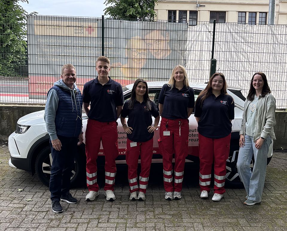 Aktuelles Team, zu sehen sind: Leon Meurisse, Esra Sentürk, Laetitia Amelie Kölling, Efife Abdugopur.